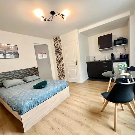 Studios Cozy Centre-Ville Châtellerault Extérieur photo